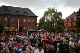 Begeisteres Publikum auf dem Sommerkonzert 2022 in Niederzier
