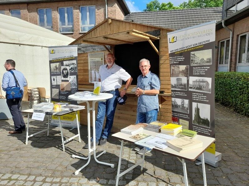 Geschichtsverein in Niederzier hatte einen Infostand auf dem Sommerkonzert 2022