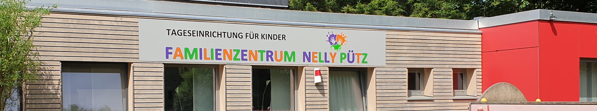 Namensschild familienzentrum Nelly Pütz