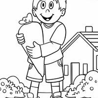 Ausmalbild Junge mit Schultüte vor Haus